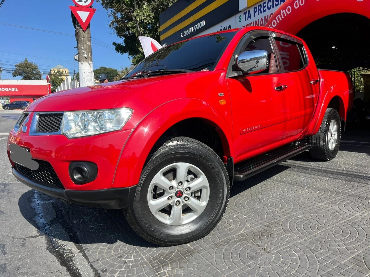 MITSUBISHI L200 TRITON