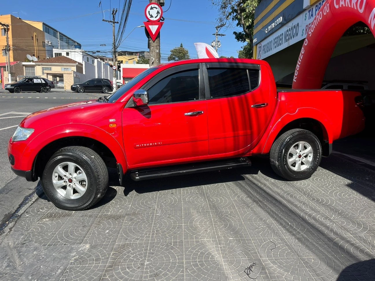 MITSUBISHI L200 TRITON
