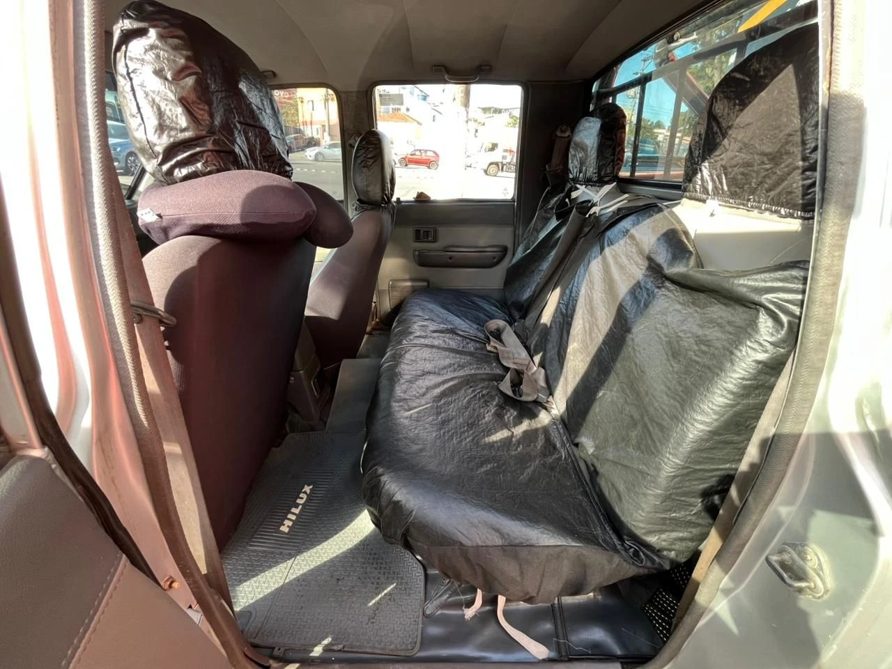TOYOTA HILUX