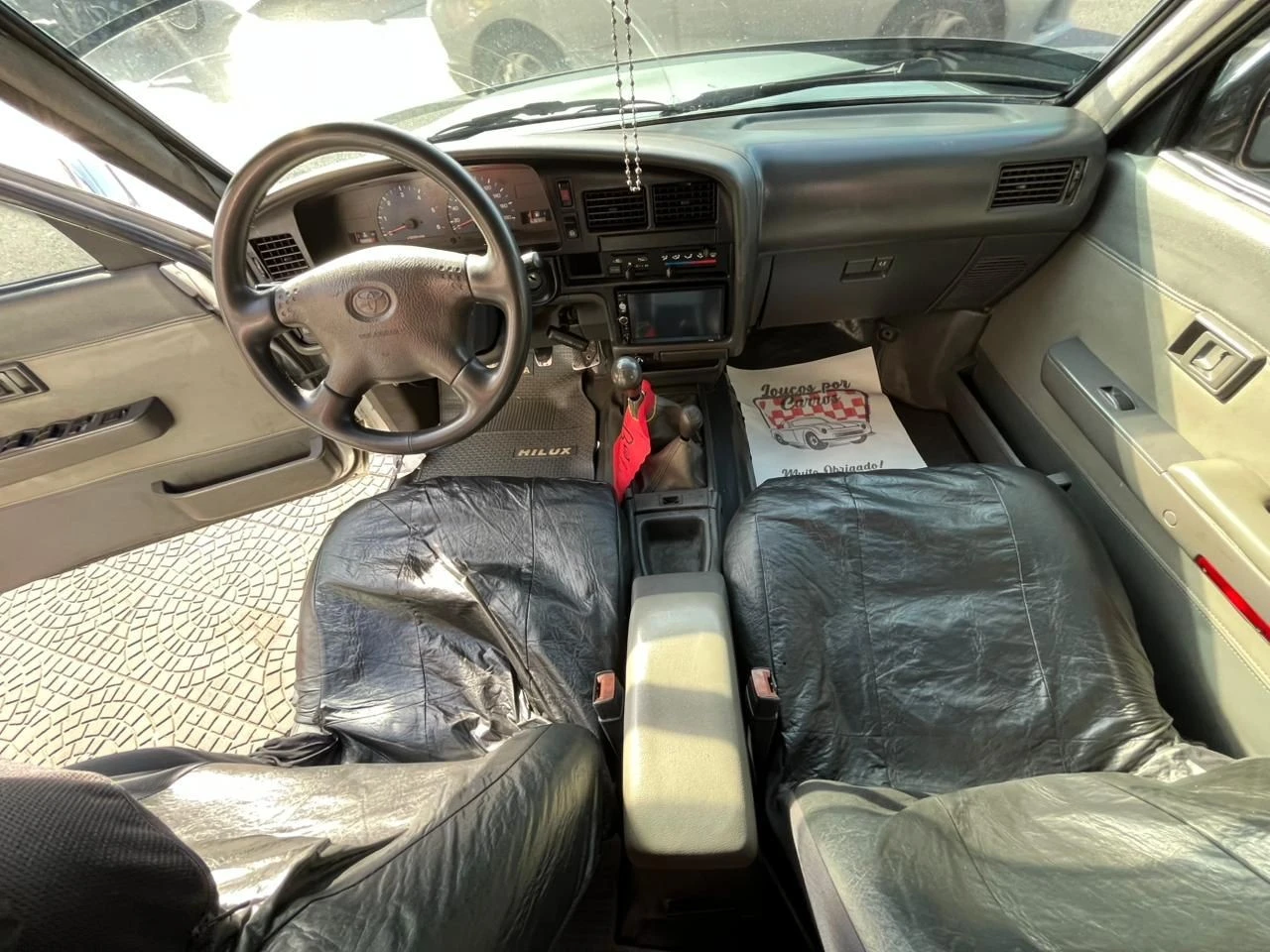 TOYOTA HILUX