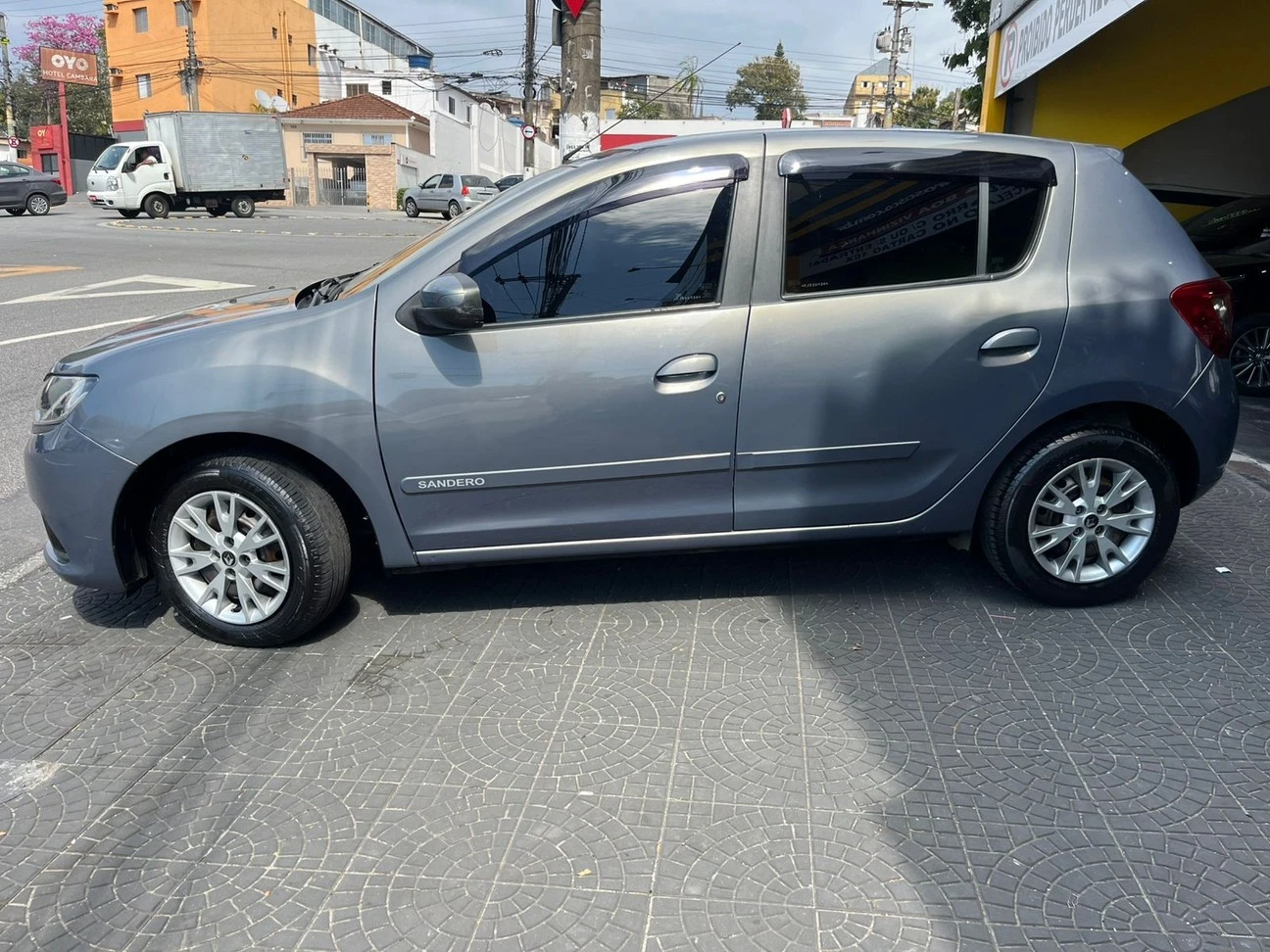 RENAULT SANDERO