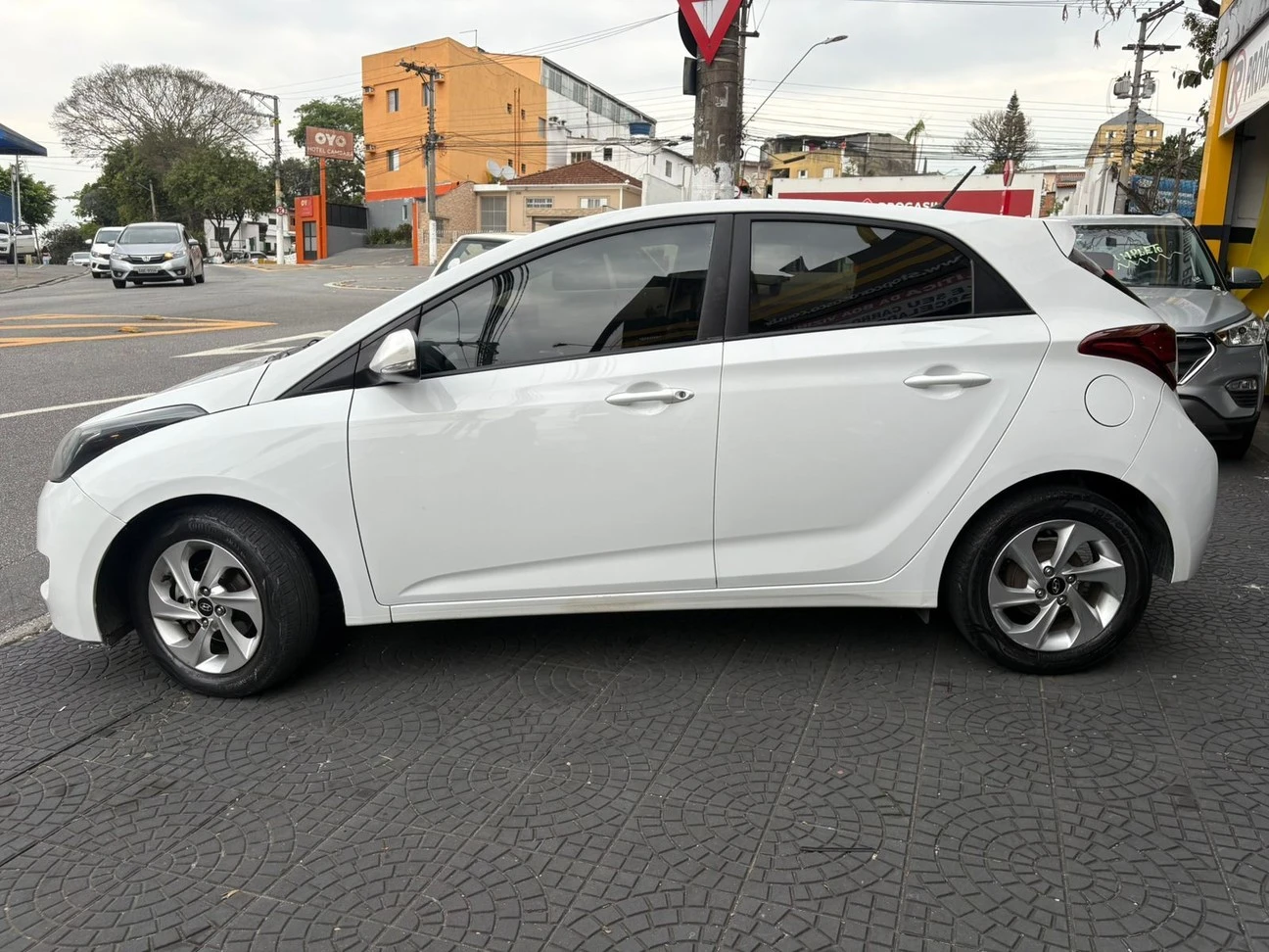 HB20 1.6 COMFORT PLUS 16V