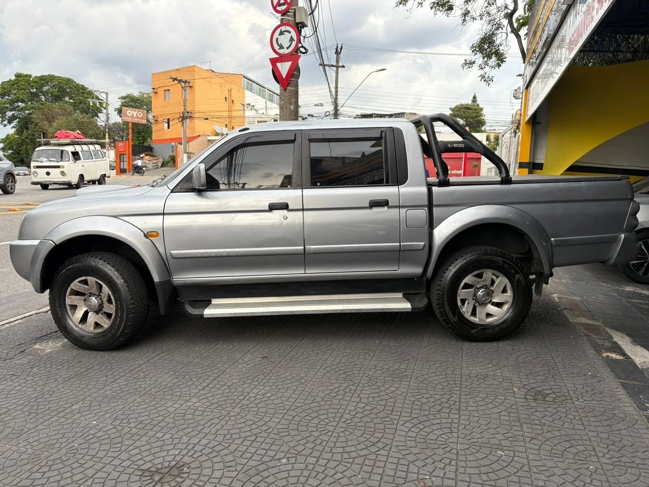 L200 2.5 SPORT HPE 4X4 CD 8V TURBO INTERCOOLER