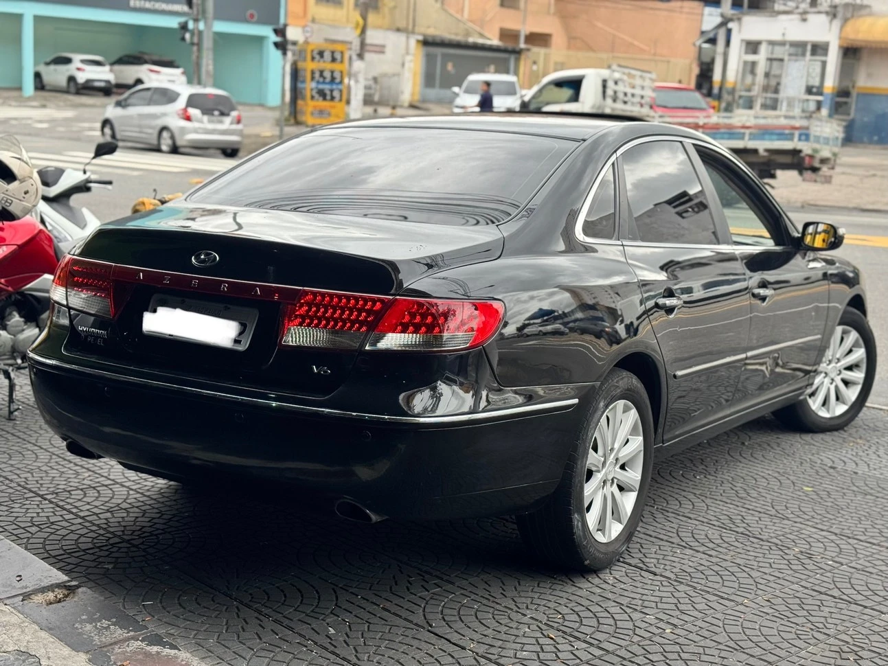 AZERA 3.3 MPFI GLS SEDAN V6 24V
