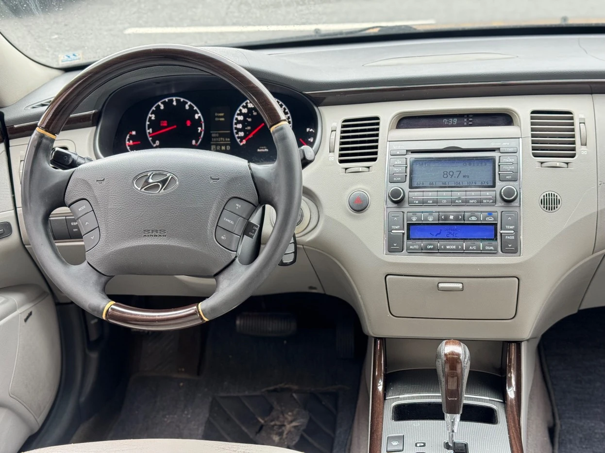 AZERA 3.3 MPFI GLS SEDAN V6 24V