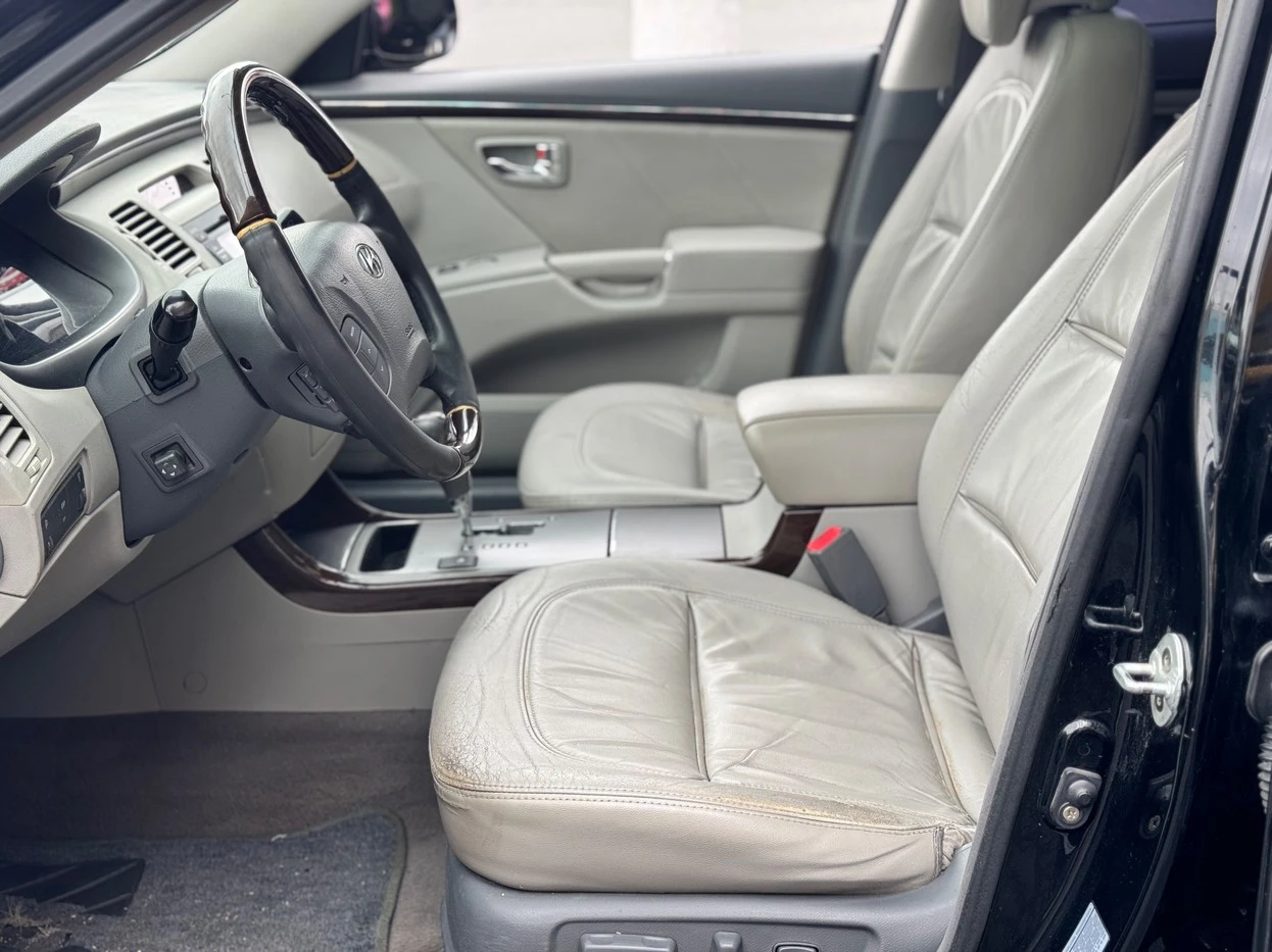 AZERA 3.3 MPFI GLS SEDAN V6 24V