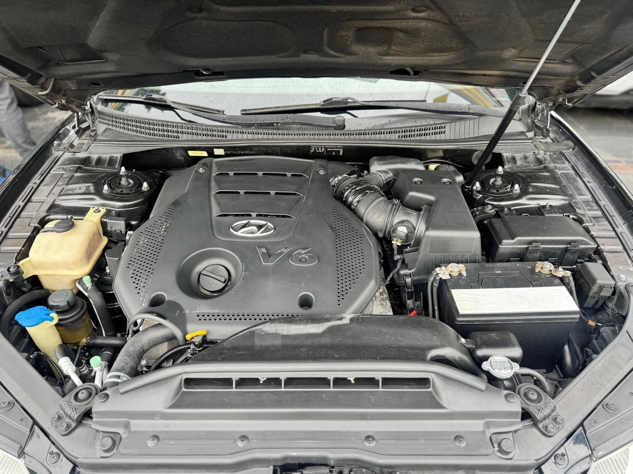 AZERA 3.3 MPFI GLS SEDAN V6 24V