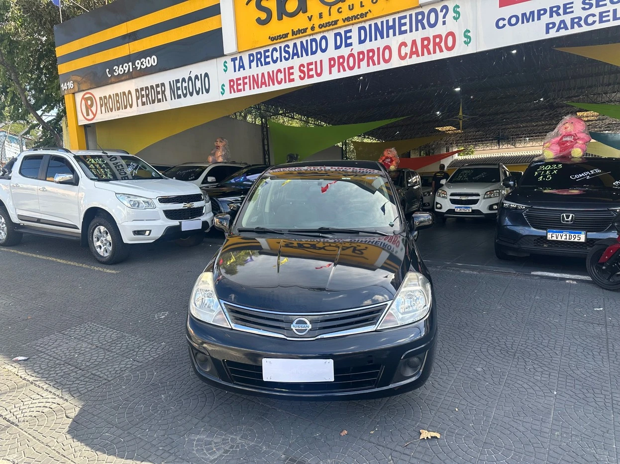 NISSAN TIIDA