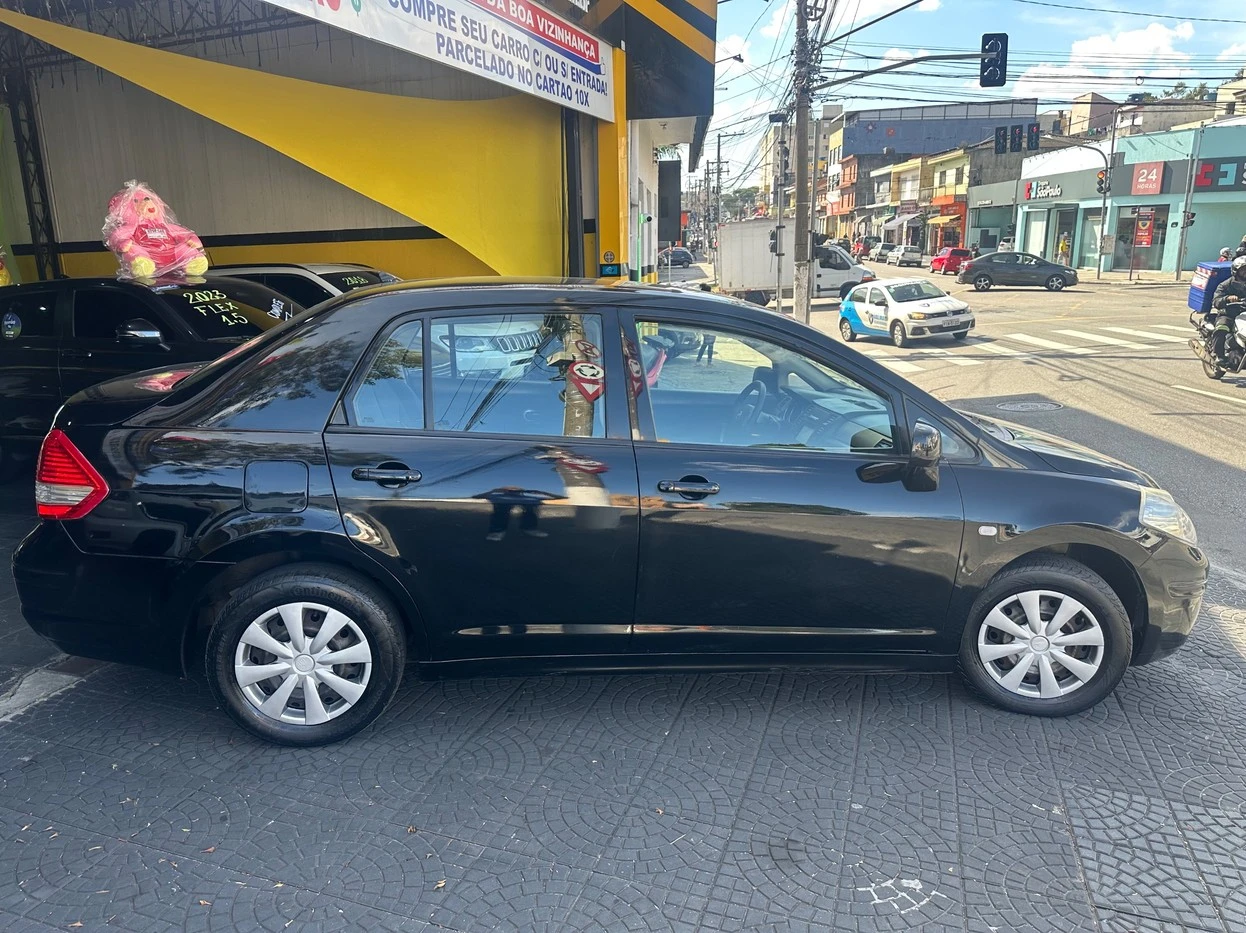 NISSAN TIIDA