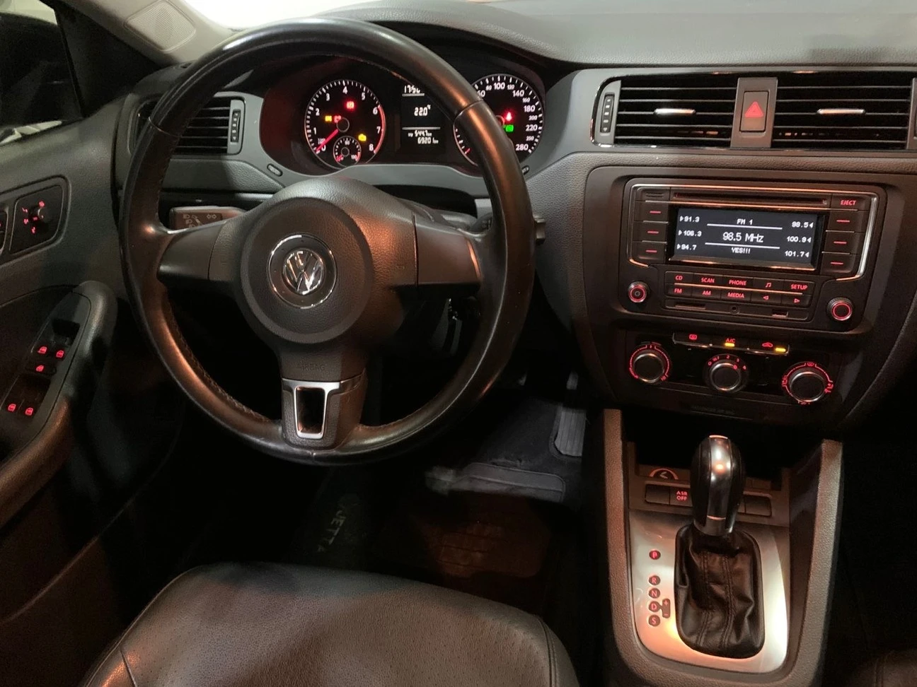 VOLKSWAGEN JETTA