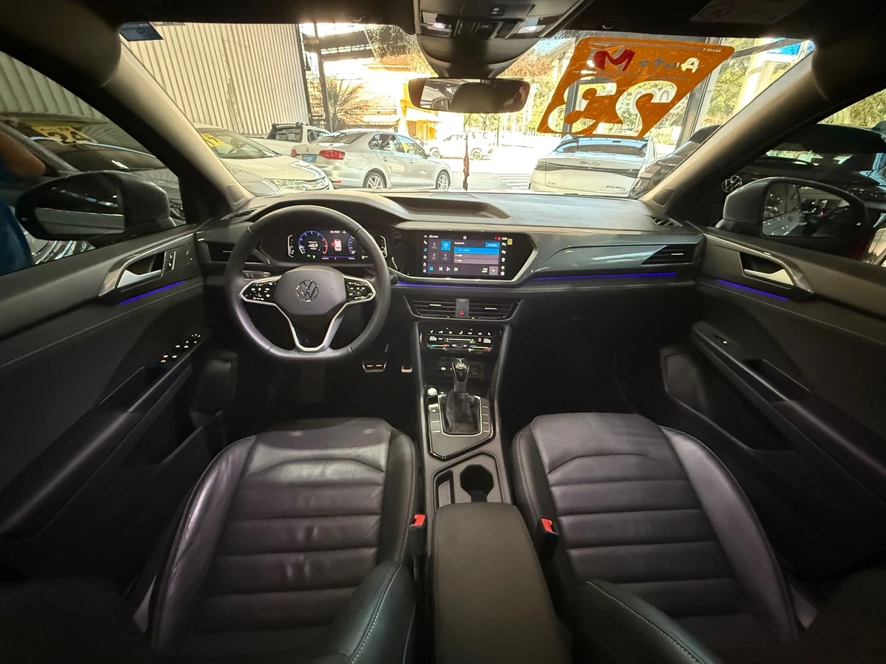 VOLKSWAGEN TAOS