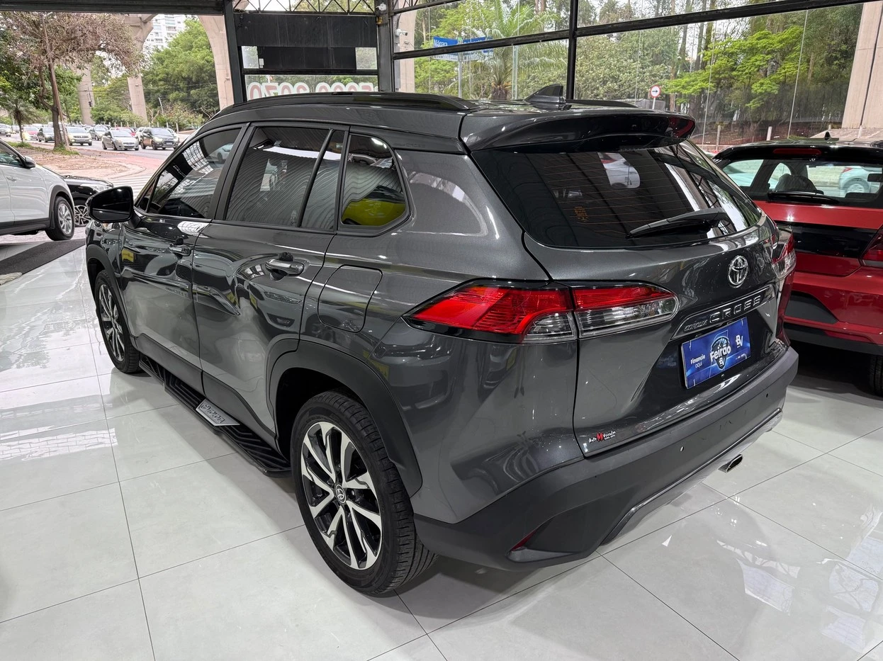 TOYOTA COROLLA CROSS