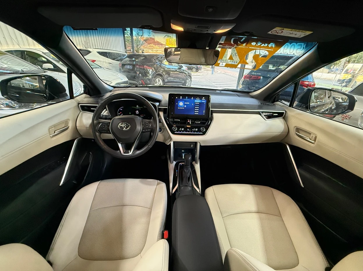 TOYOTA COROLLA CROSS