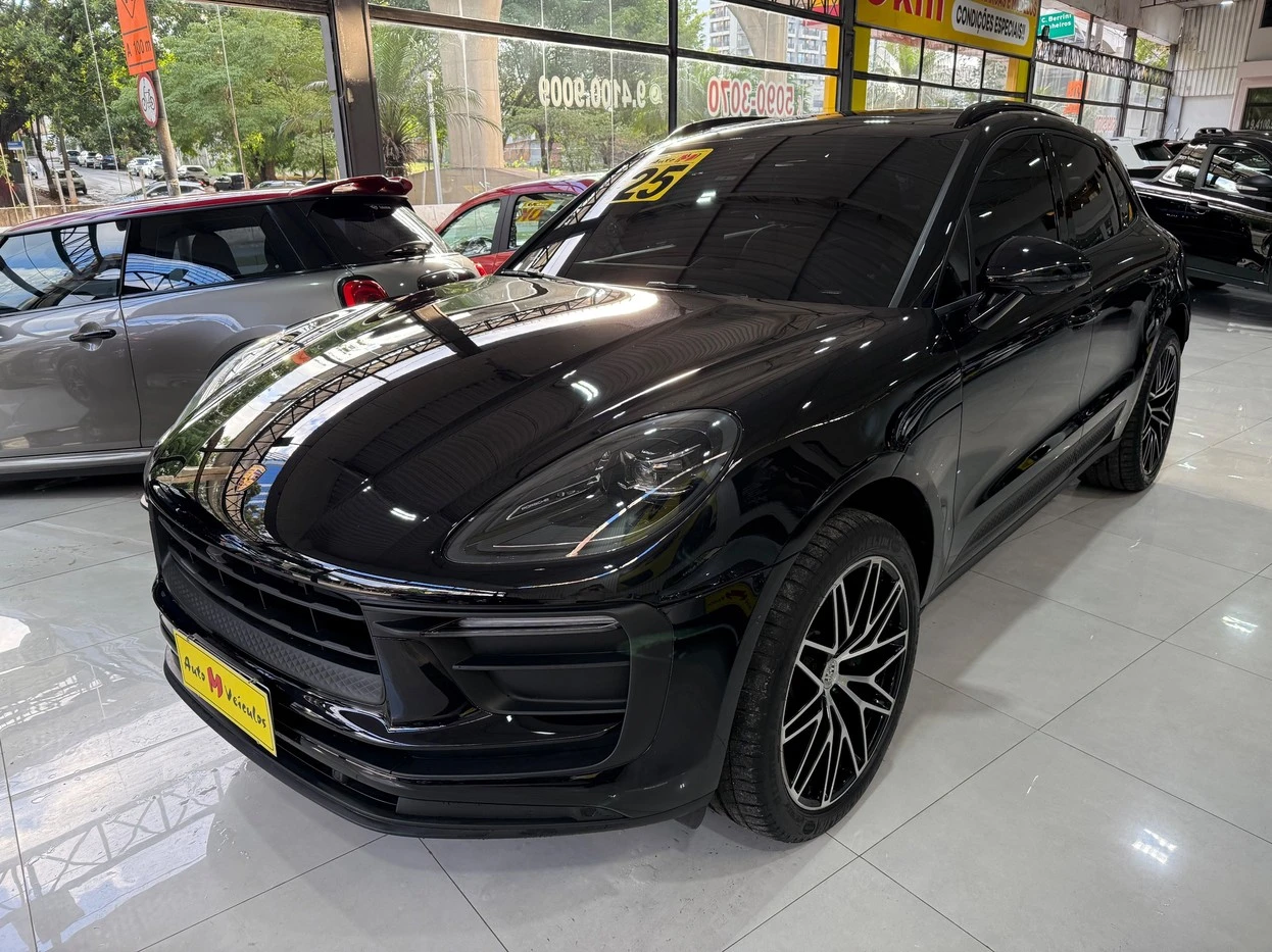 PORSCHE MACAN