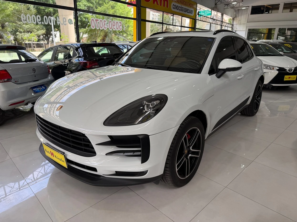 PORSCHE MACAN