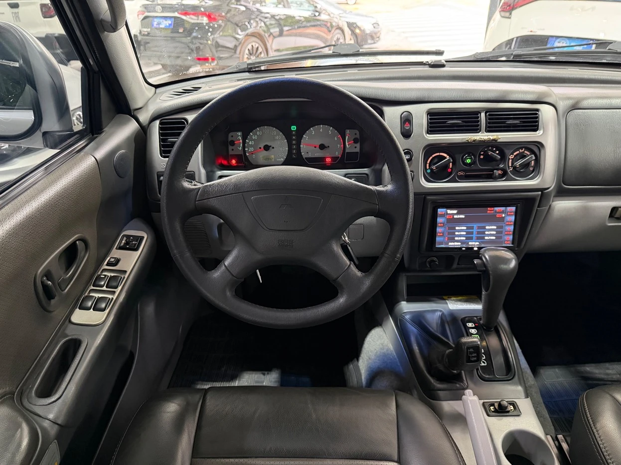 MITSUBISHI PAJERO SPORT