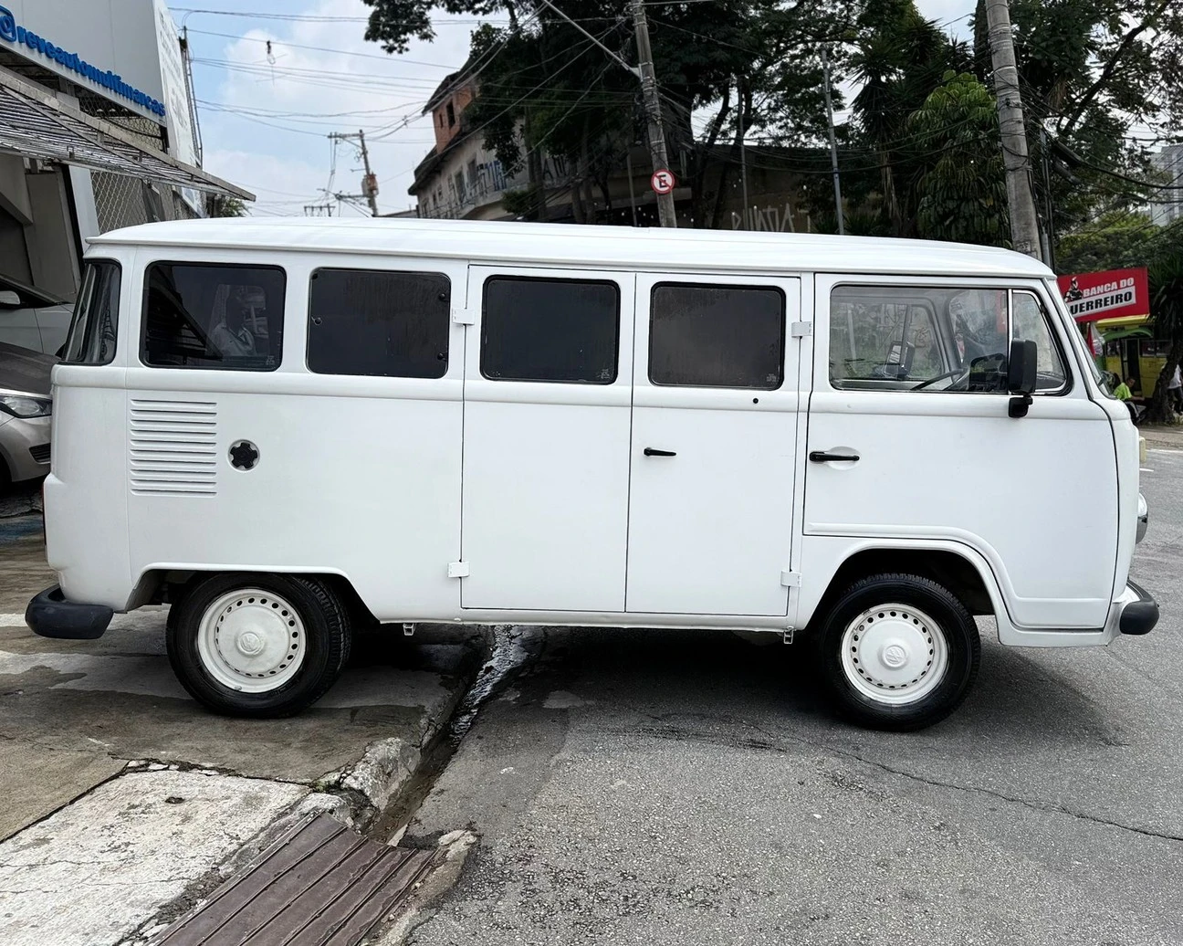 VOLKSWAGEN KOMBI