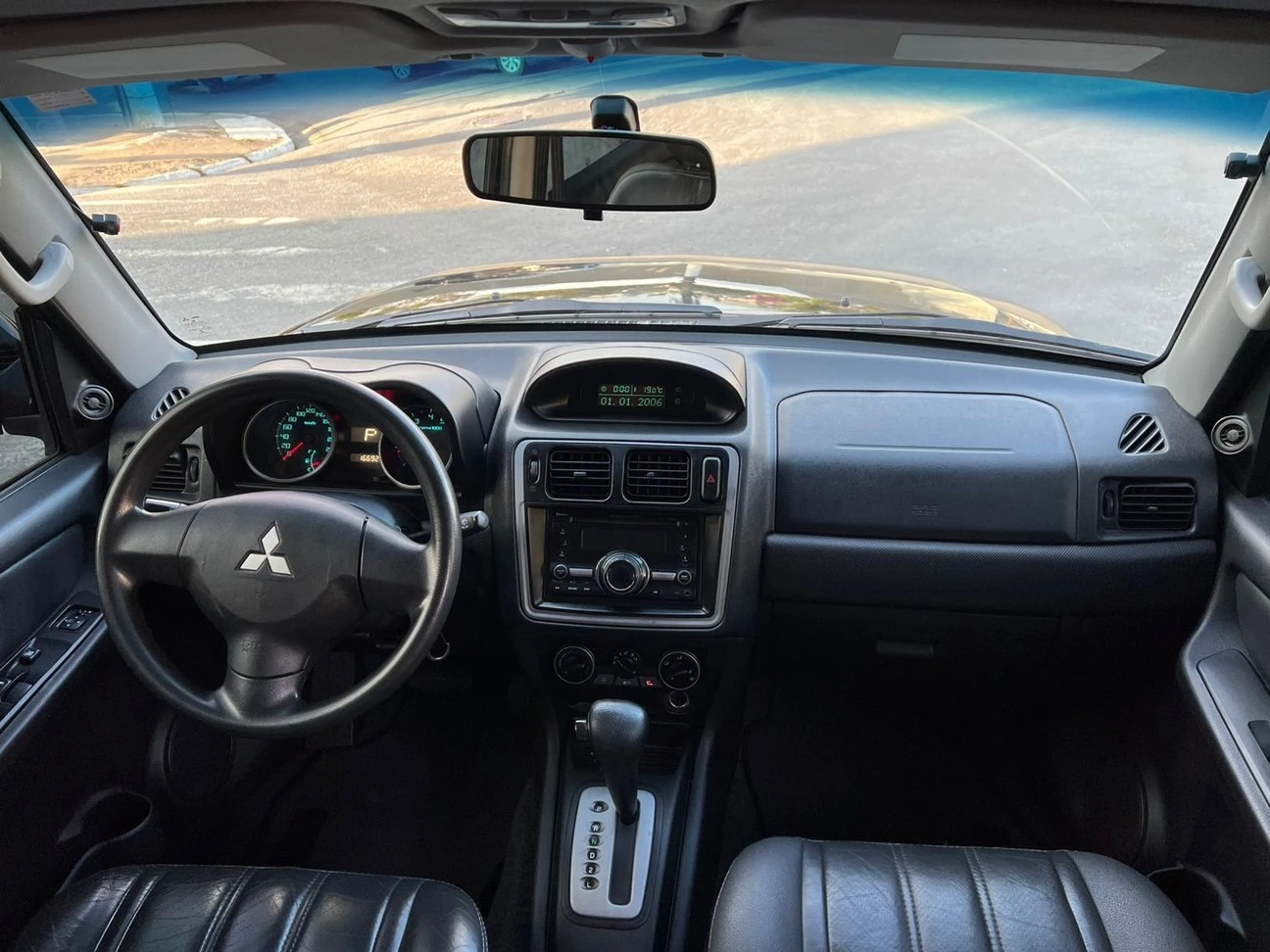 MITSUBISHI PAJERO TR4