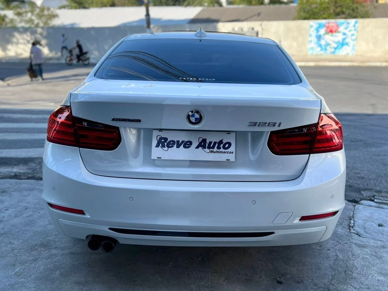 BMW 328i