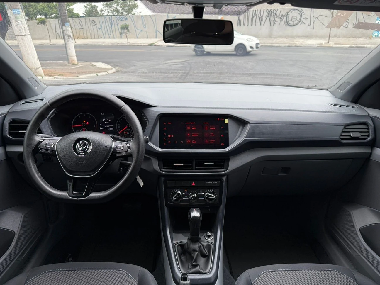 VOLKSWAGEN T-CROSS