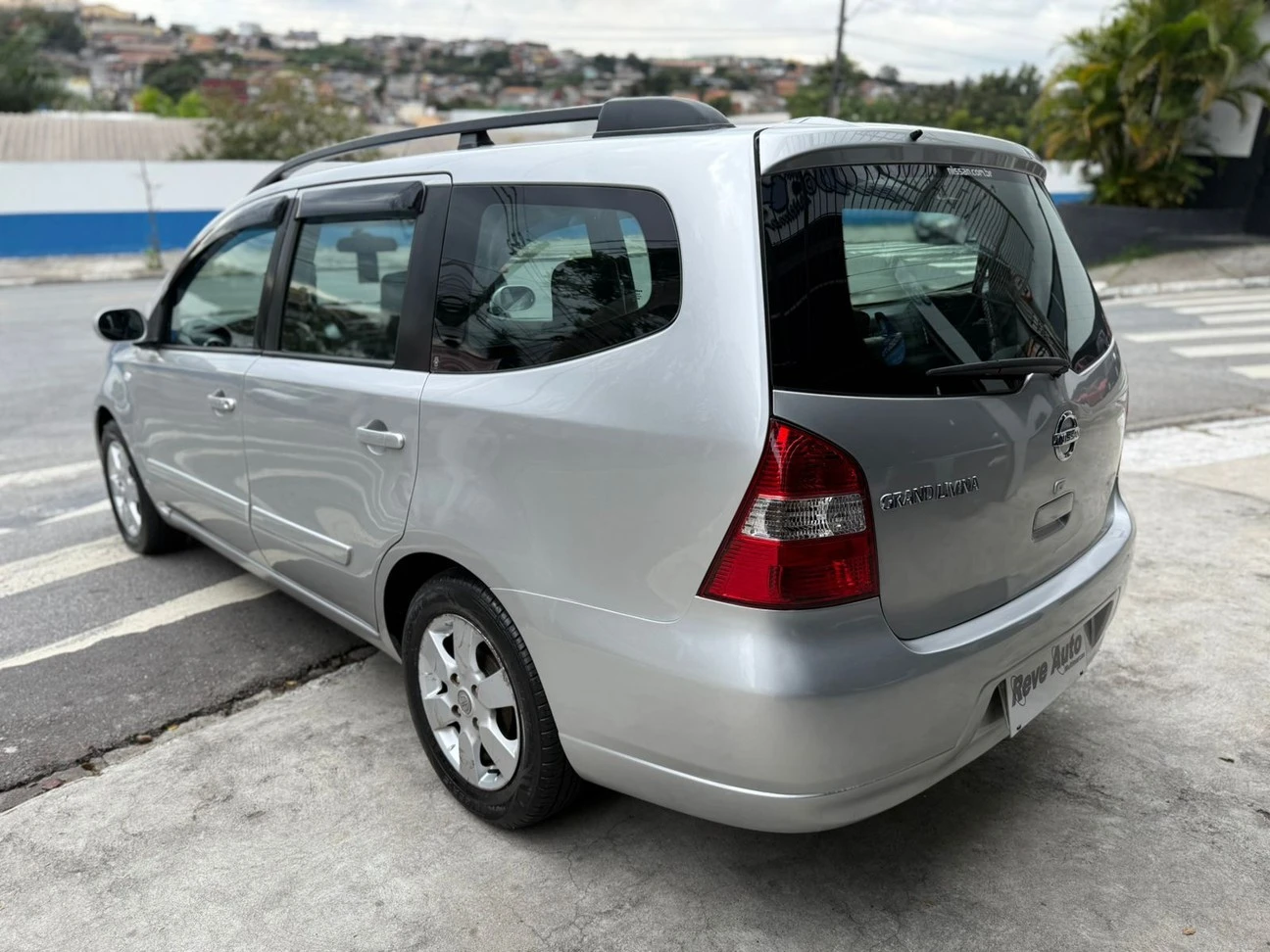NISSAN GRAND LIVINA