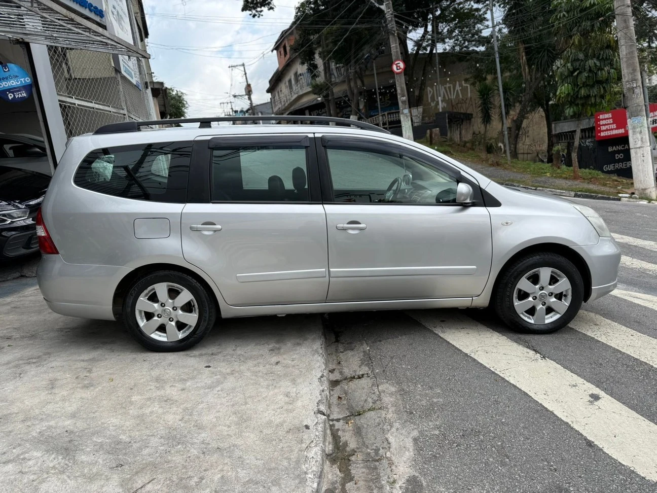 NISSAN GRAND LIVINA