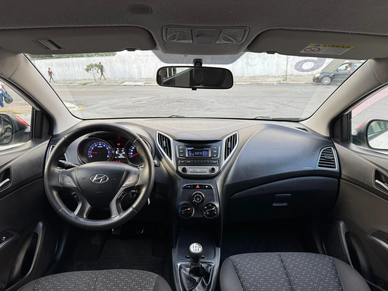 HYUNDAI HB20