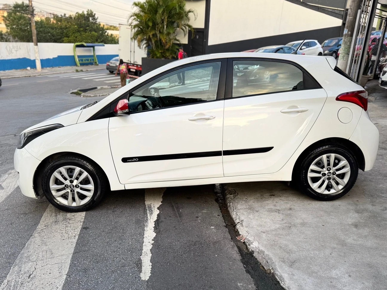 HYUNDAI HB20