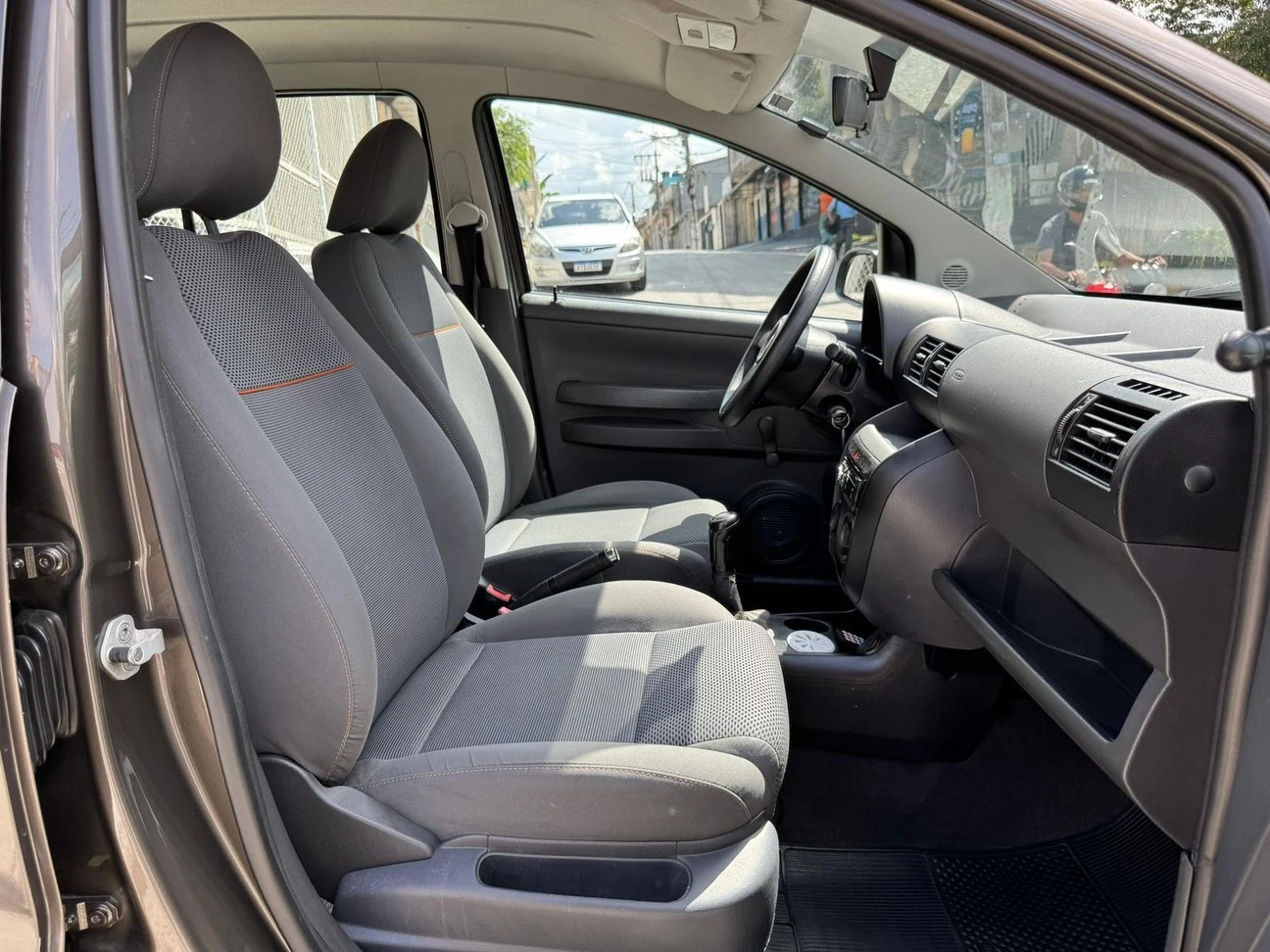 VOLKSWAGEN FOX