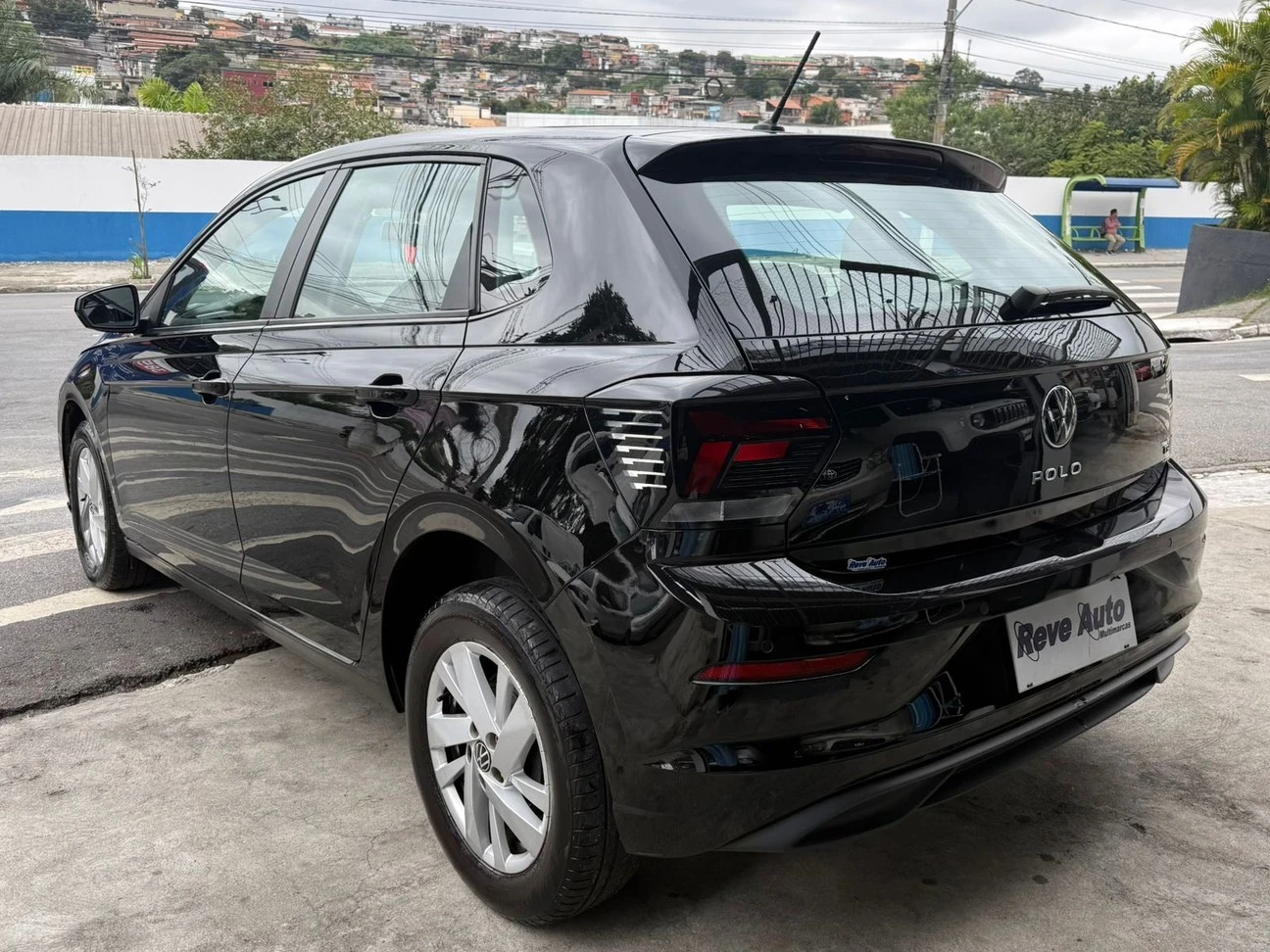 VOLKSWAGEN POLO