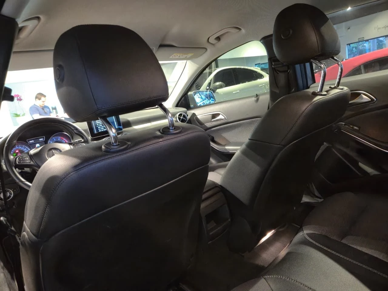 MERCEDES-BENZ GLA 200