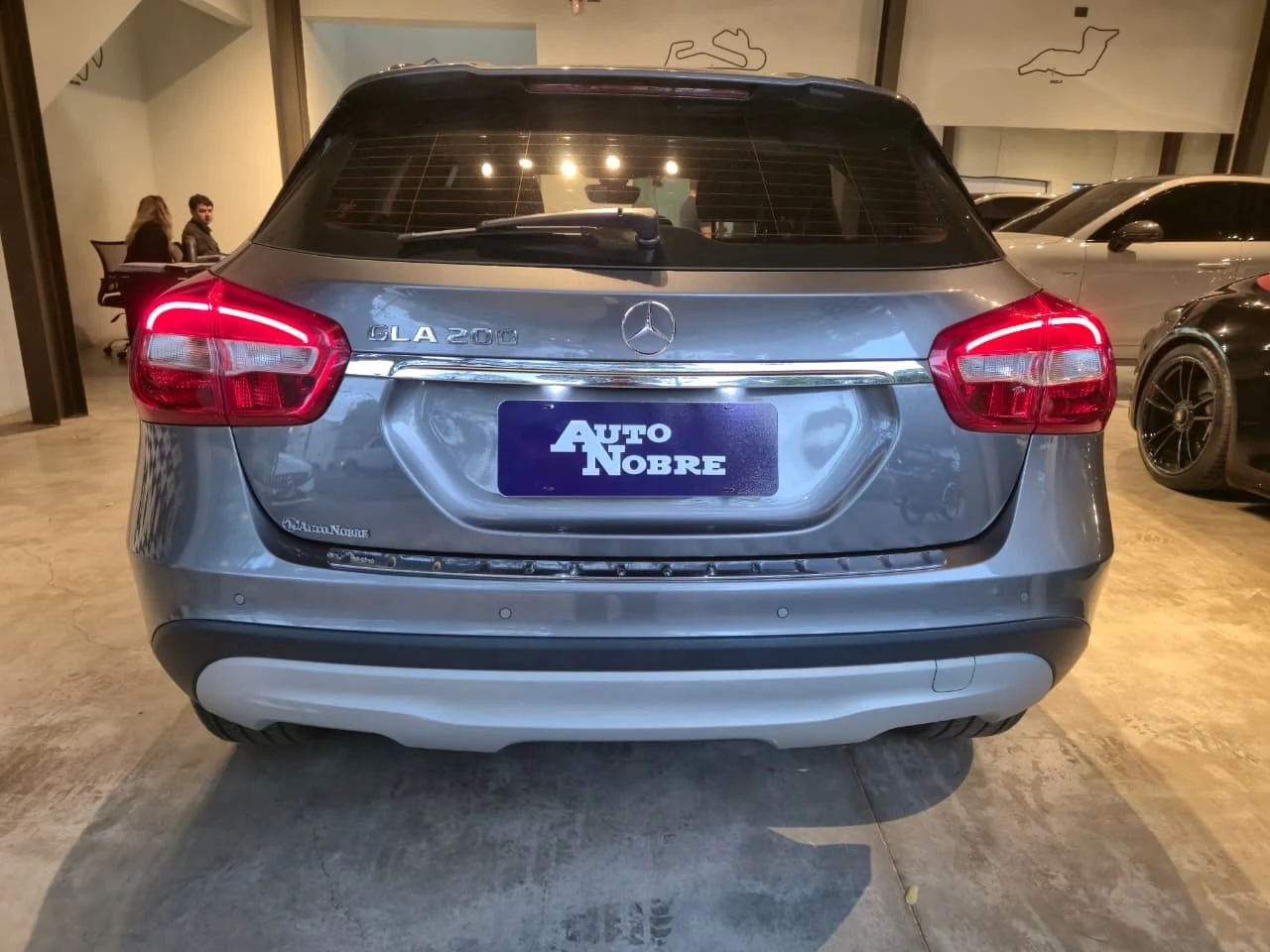 MERCEDES-BENZ GLA 200