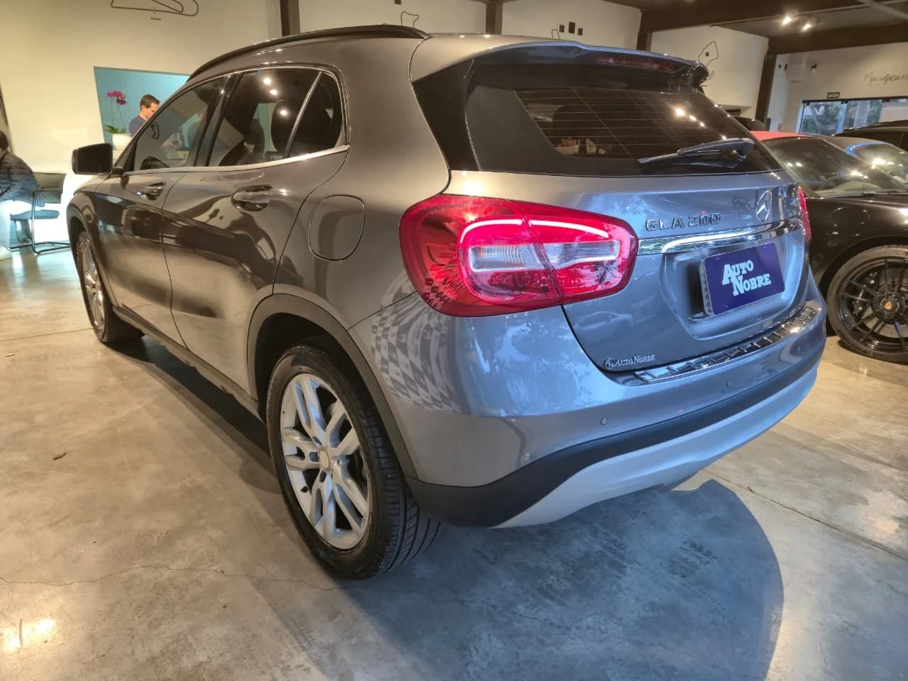 MERCEDES-BENZ GLA 200