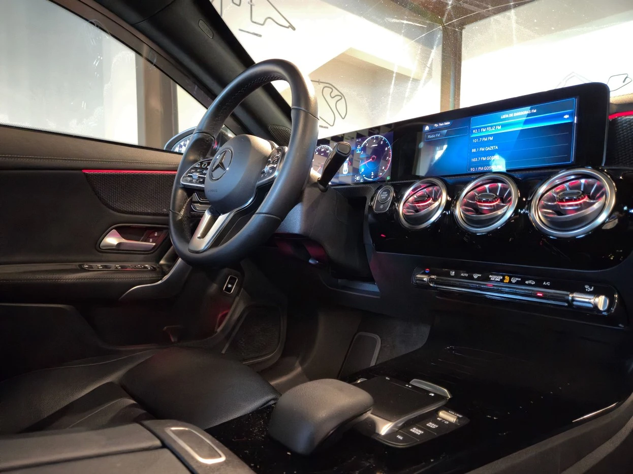 MERCEDES-BENZ CLA 250