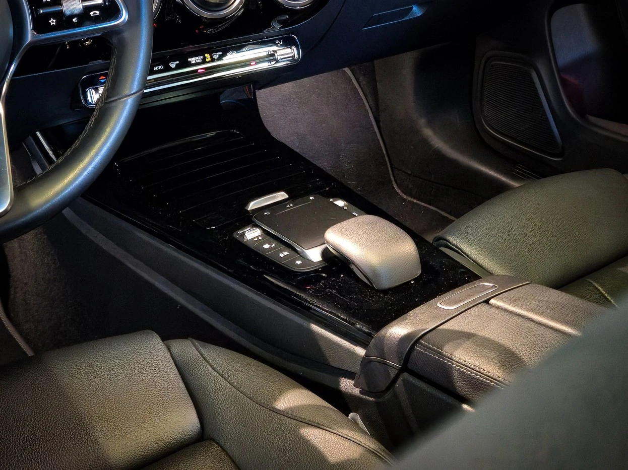 MERCEDES-BENZ CLA 250