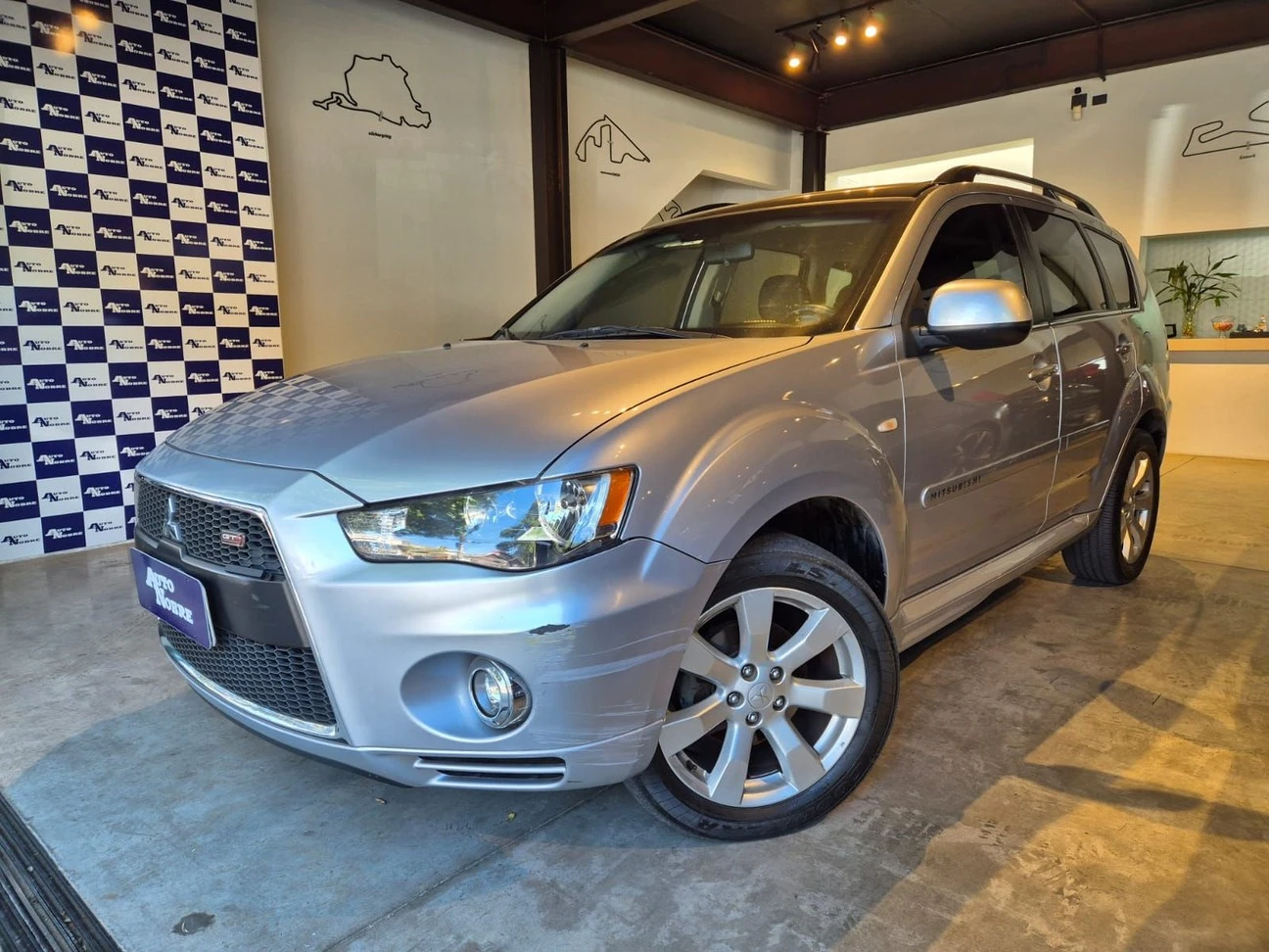 MITSUBISHI OUTLANDER