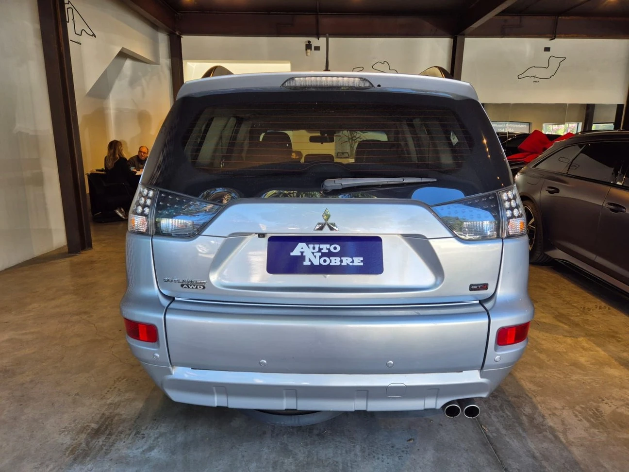 MITSUBISHI OUTLANDER
