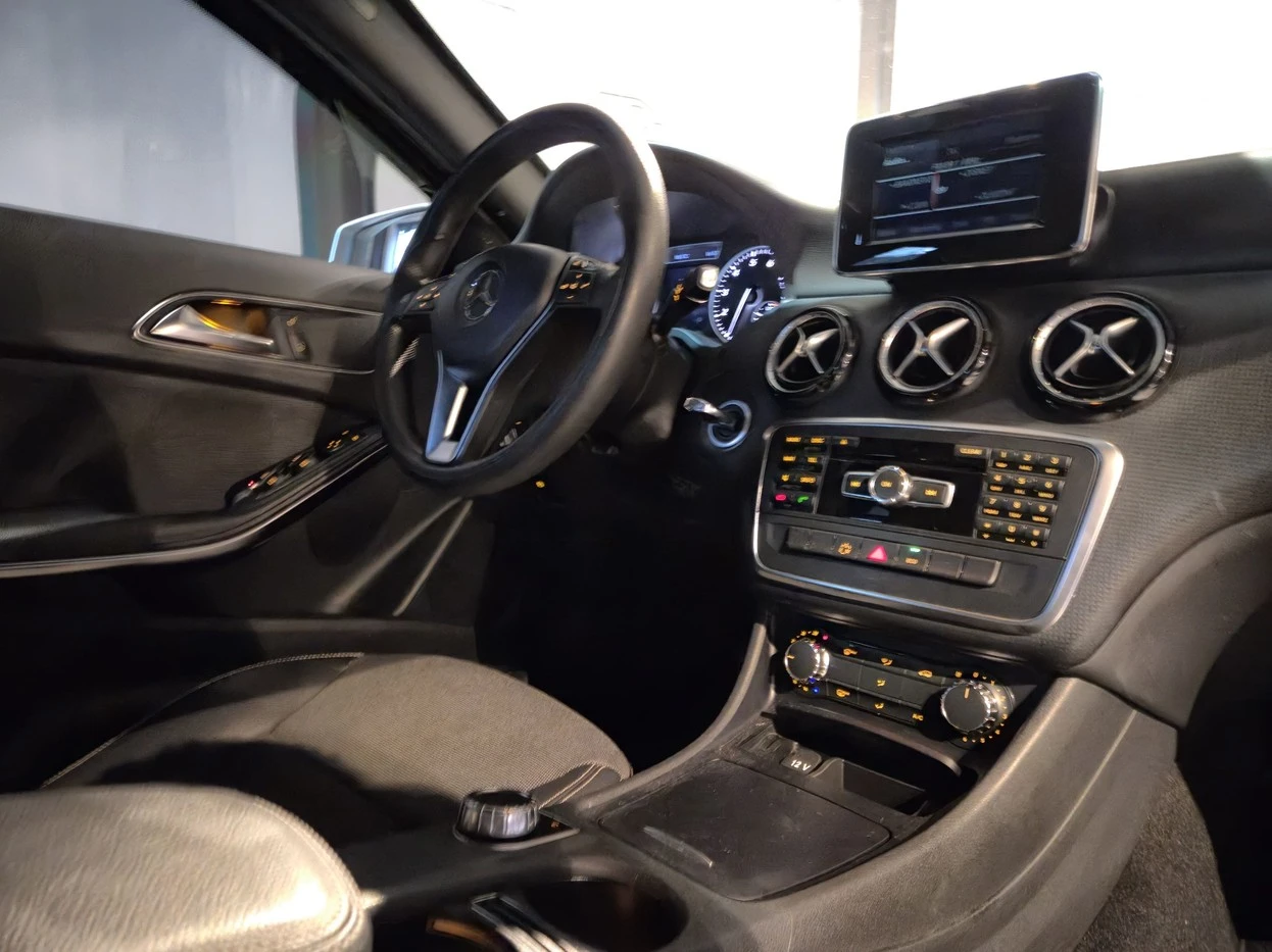 MERCEDES-BENZ A 200