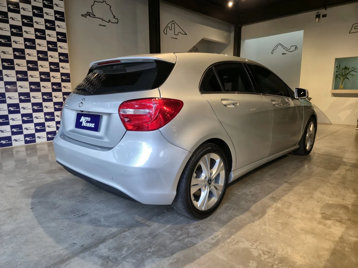 MERCEDES-BENZ A 200