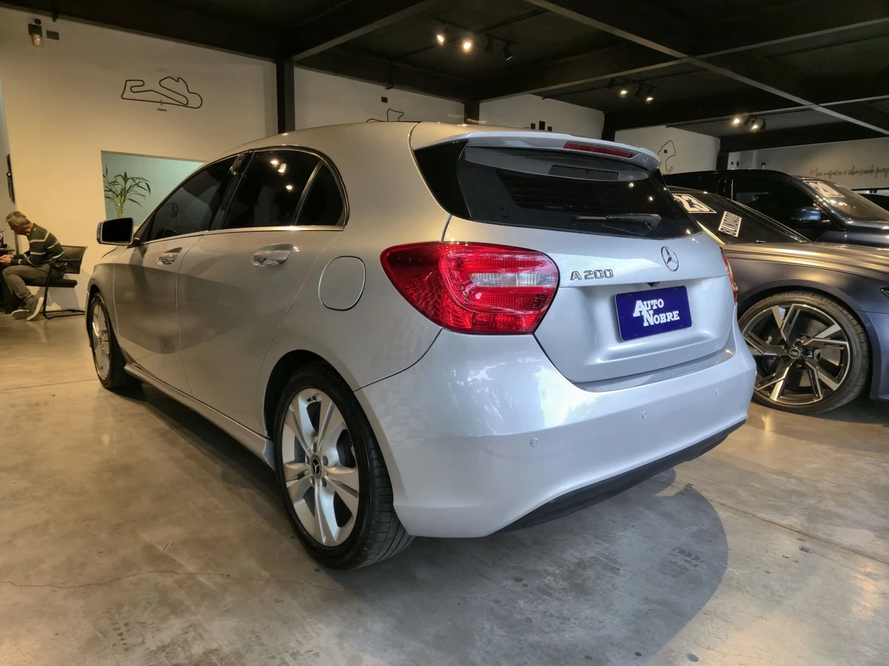 MERCEDES-BENZ A 200