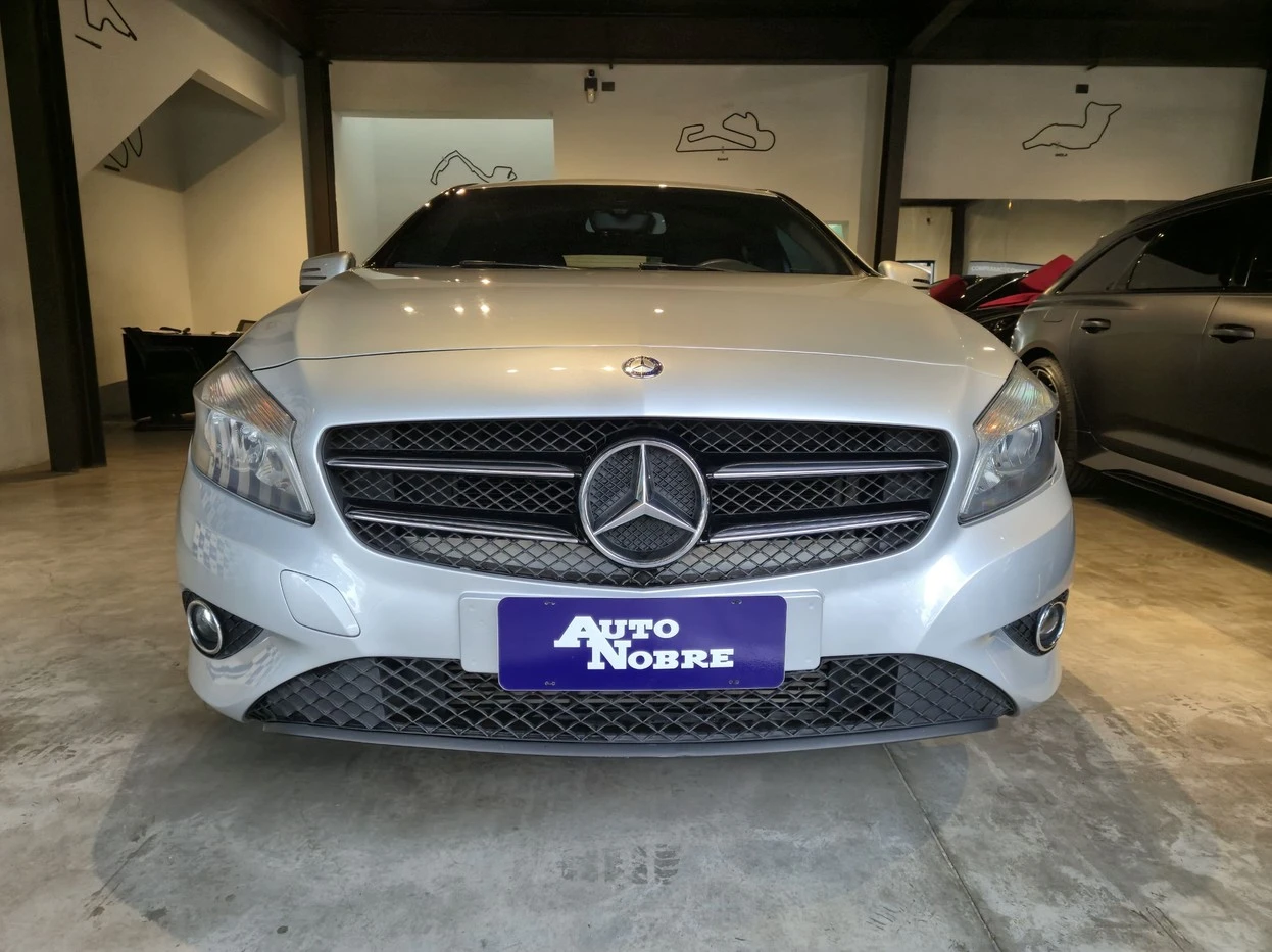 MERCEDES-BENZ A 200
