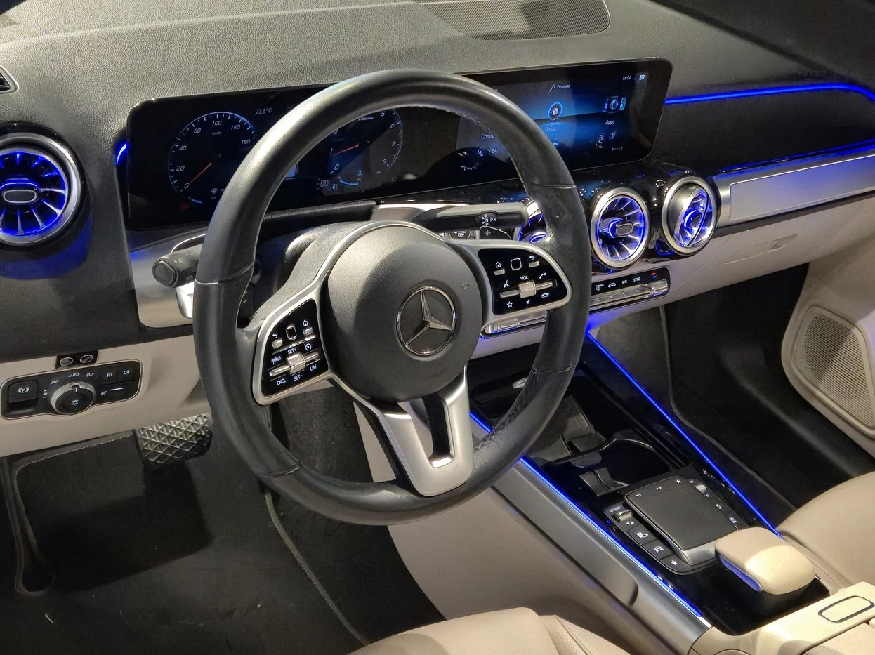 MERCEDES-BENZ GLB 200
