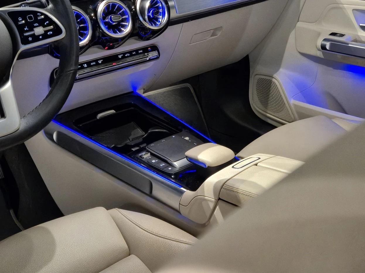 MERCEDES-BENZ GLB 200
