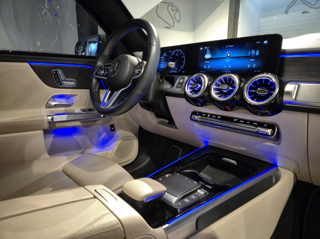MERCEDES-BENZ GLB 200