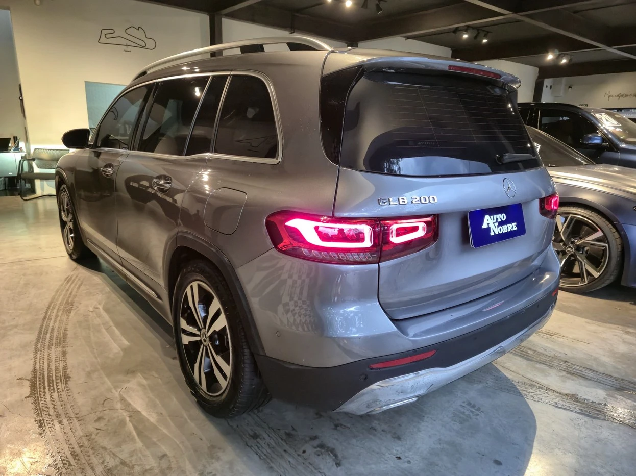 MERCEDES-BENZ GLB 200