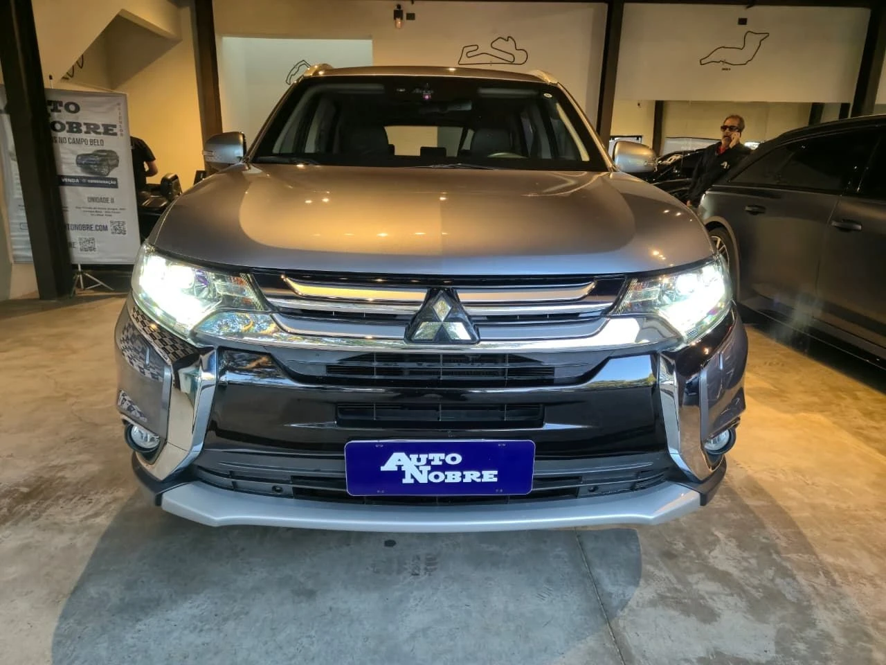 MITSUBISHI OUTLANDER