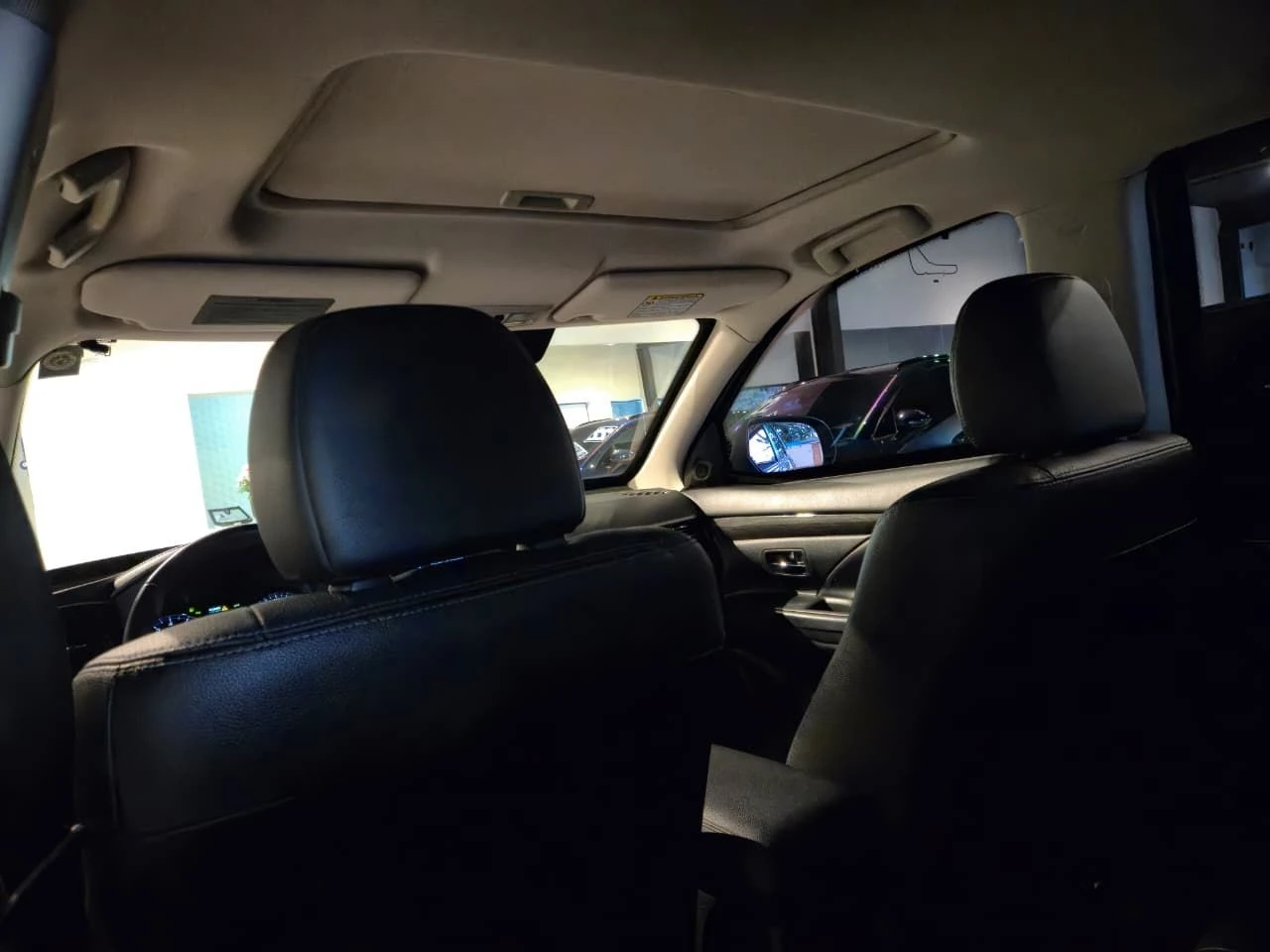 MITSUBISHI OUTLANDER