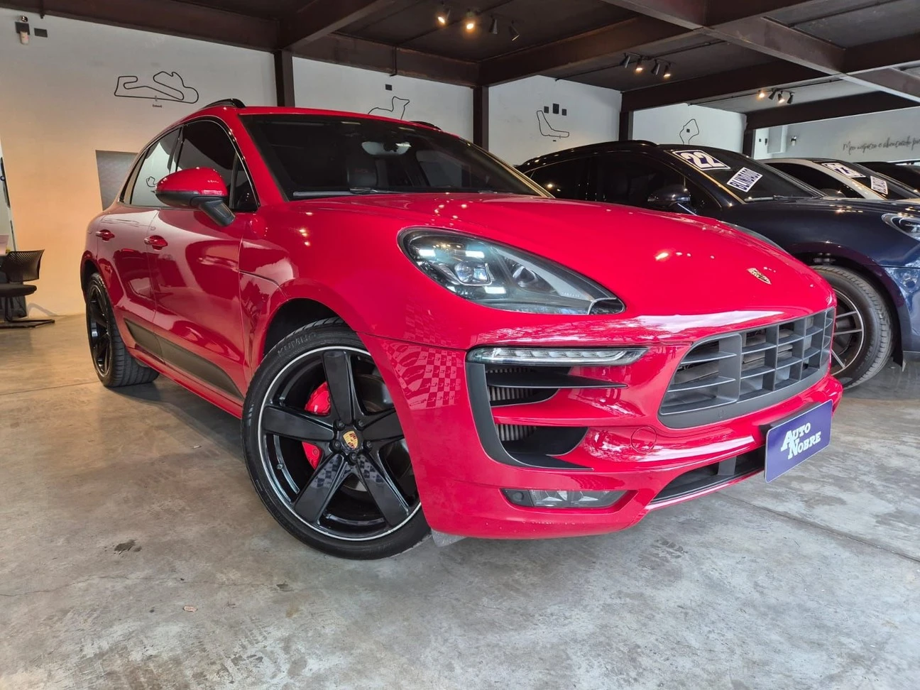 PORSCHE MACAN