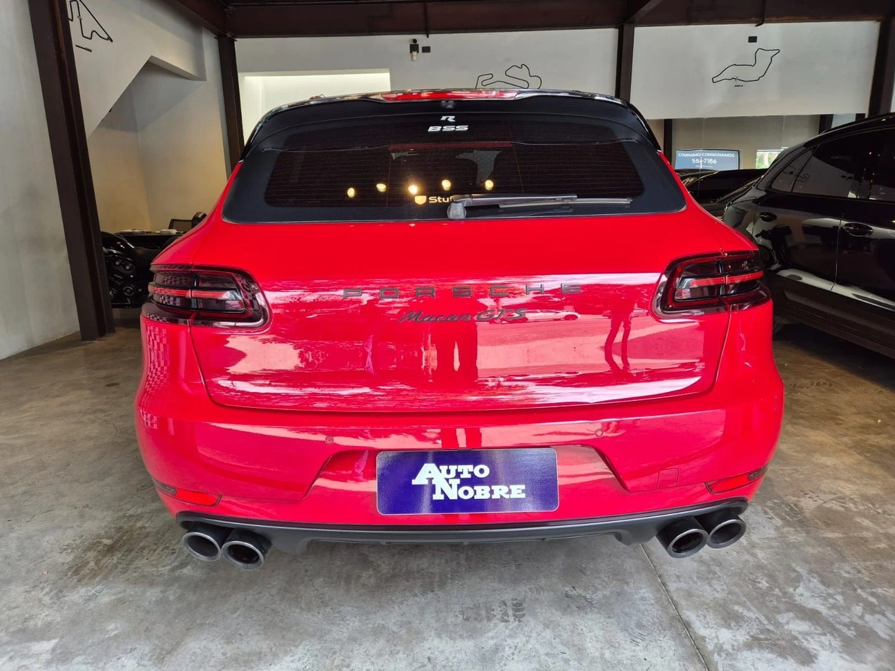 PORSCHE MACAN