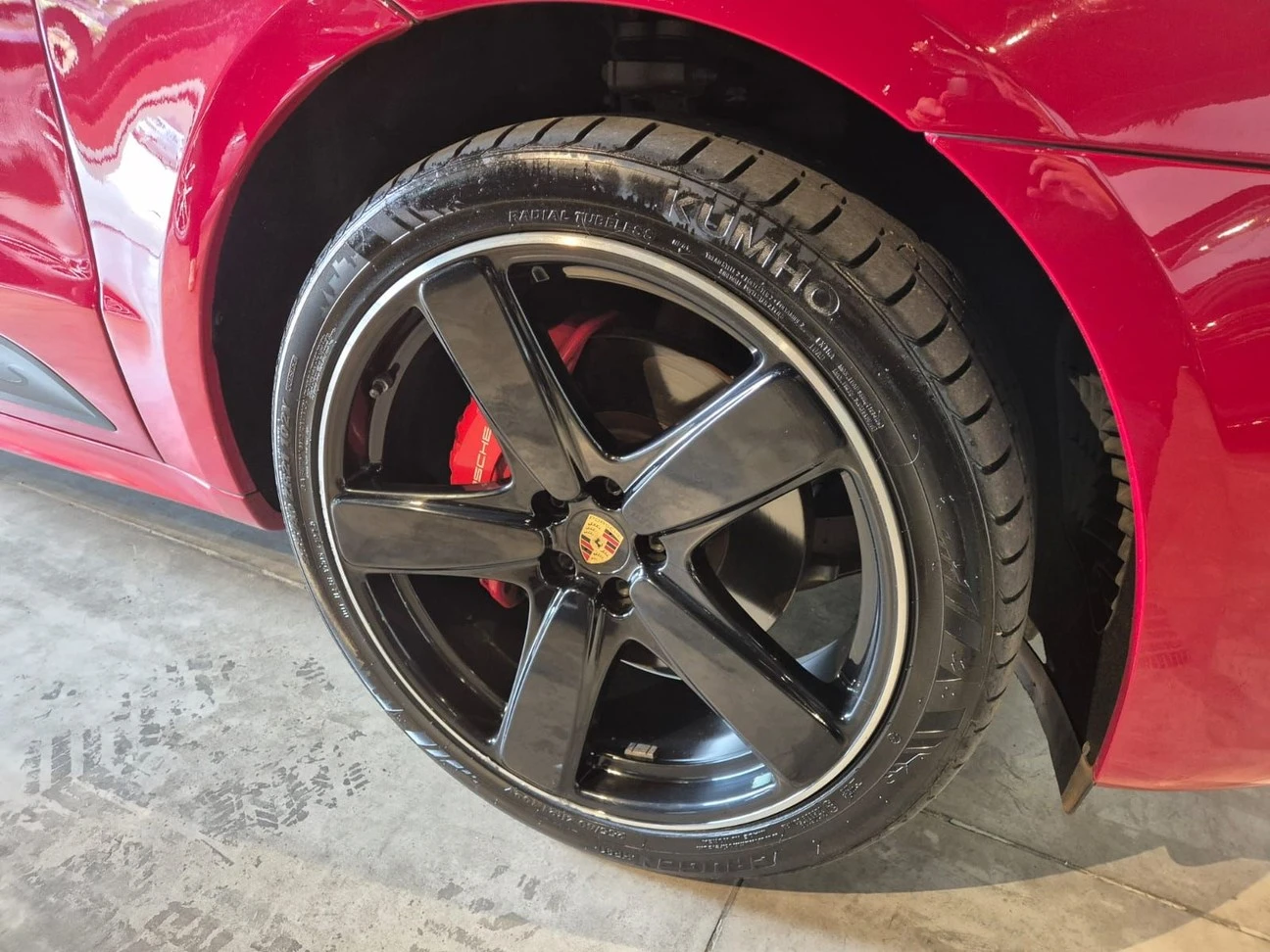 PORSCHE MACAN